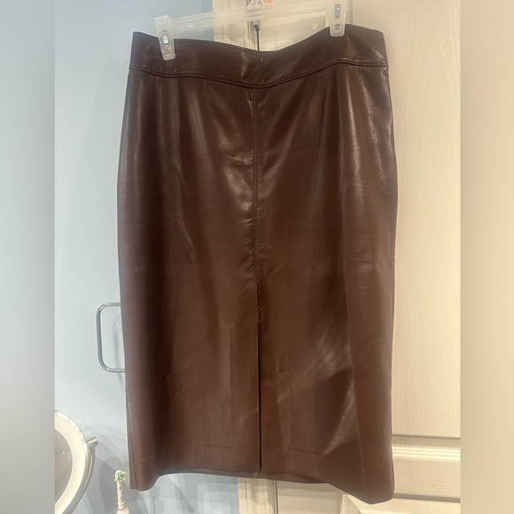 Aritzia Faux leather skirt - Picture 1 of 3